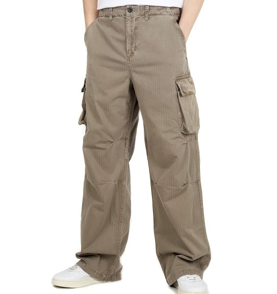 Mounted cargo pants