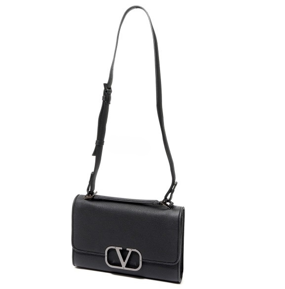 V logo shoulder bag