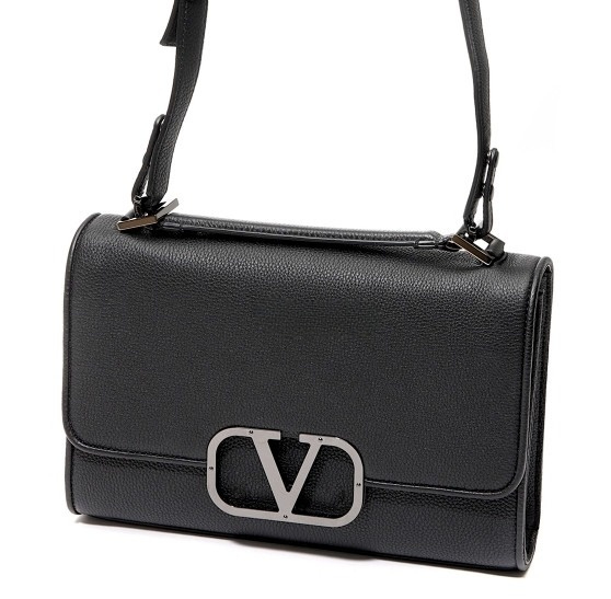 V logo shoulder bag