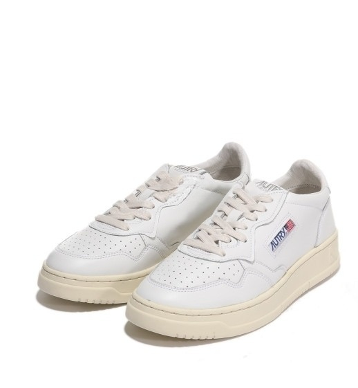 Medalist raw leather sneakers