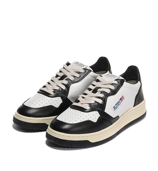 Medalist raw leather sneakers