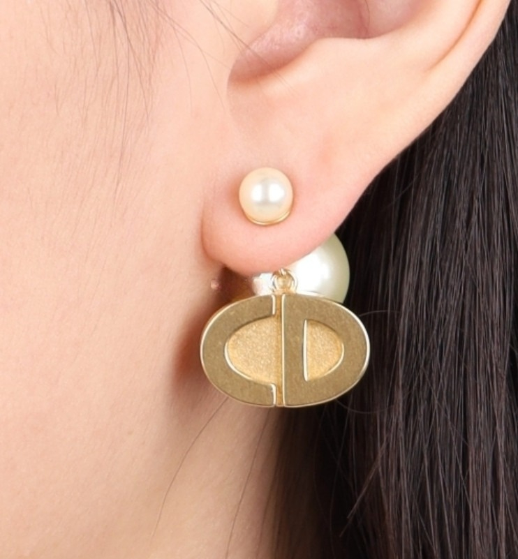 CD pearl gold earrings