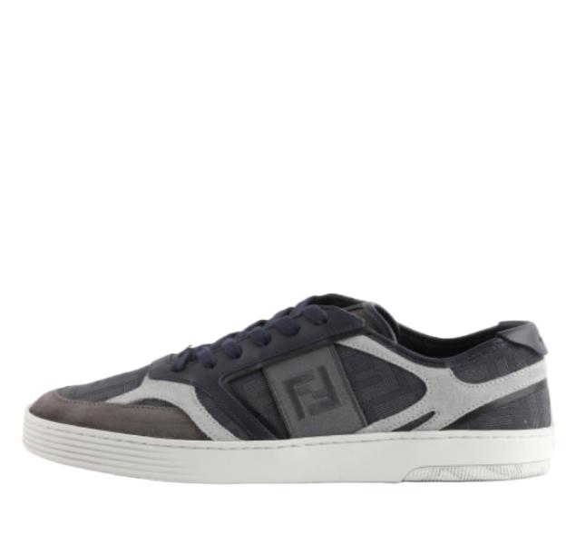Step Leather Low Top Sneakers