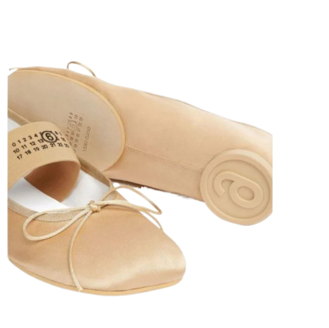 Anatomic banding ballerina shoes