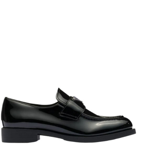Triangular logo decorated leather loafers