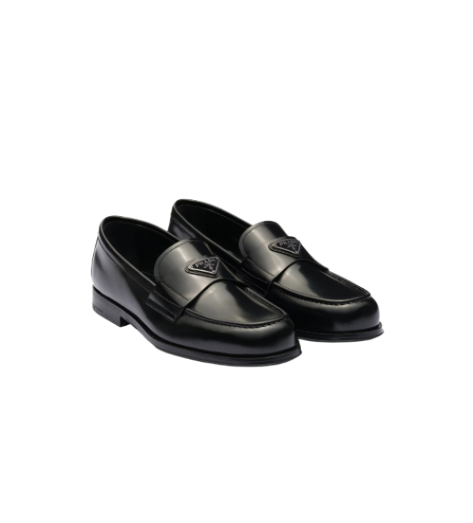 Triangular logo decorated leather loafers
