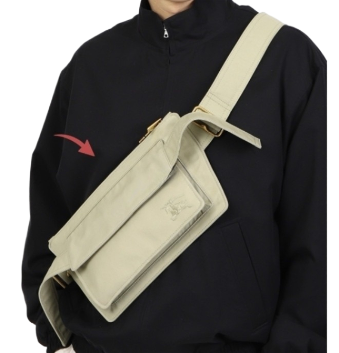 Trench belt bag