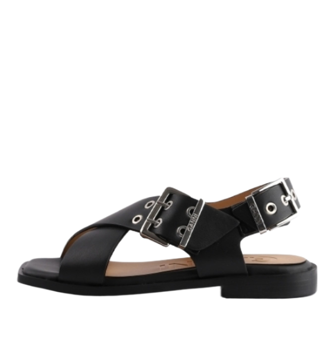 Black feminine buckle strap sandals