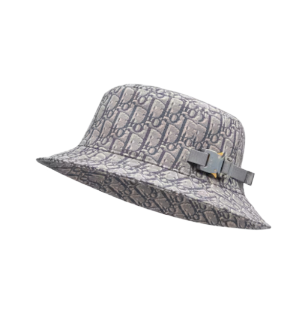 Oblique bucket hat