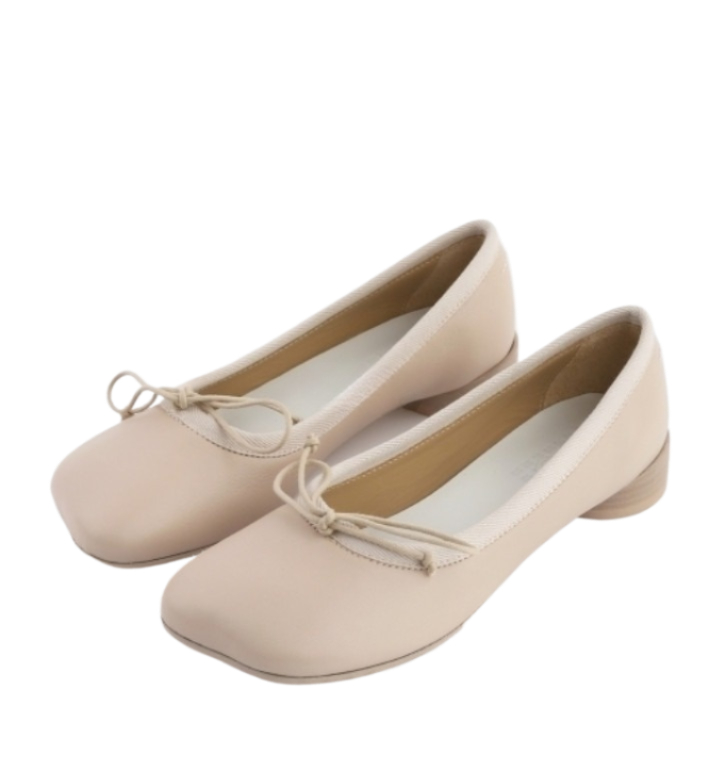 Anatomic ballerina flats