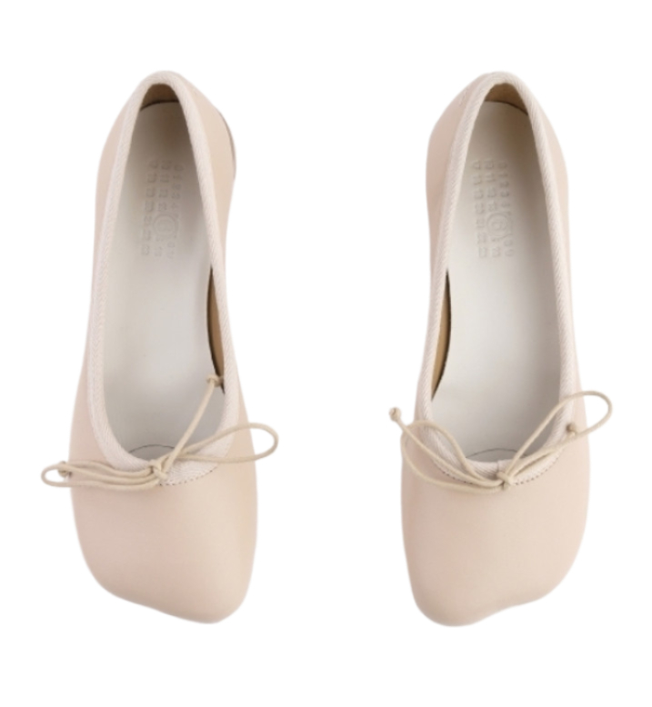 Anatomic ballerina flats