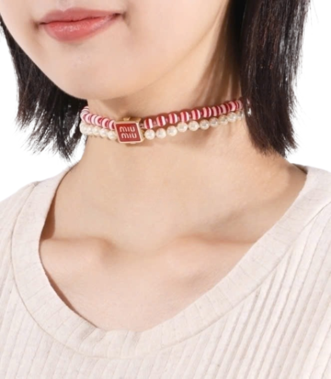 Metal and faux pearl choker