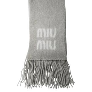 Scarf with contrasting logo