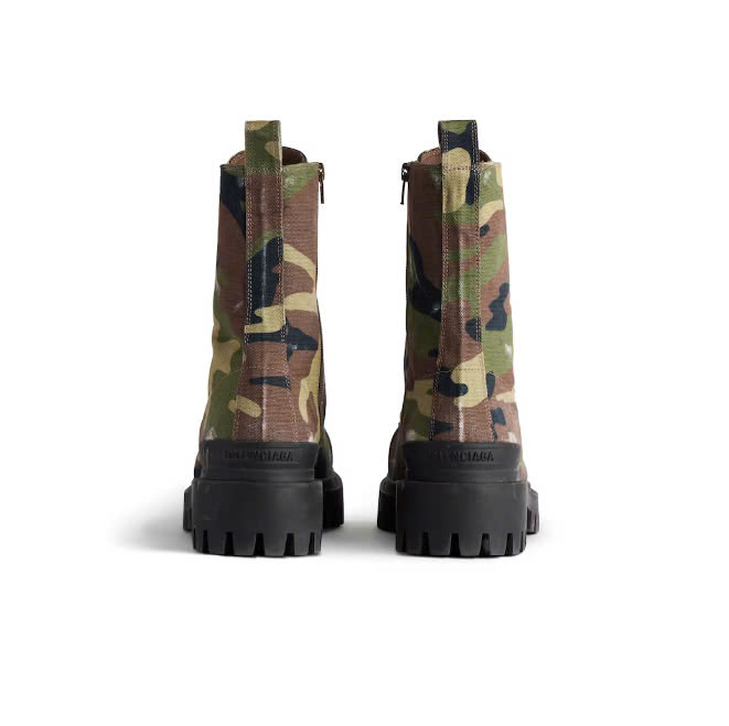 Camouflage lace-up boots