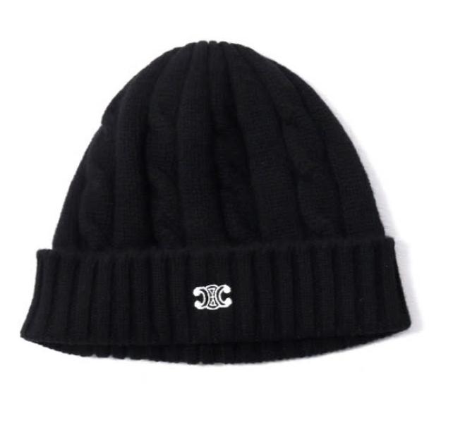 Triomphe Cable Knit Beanie