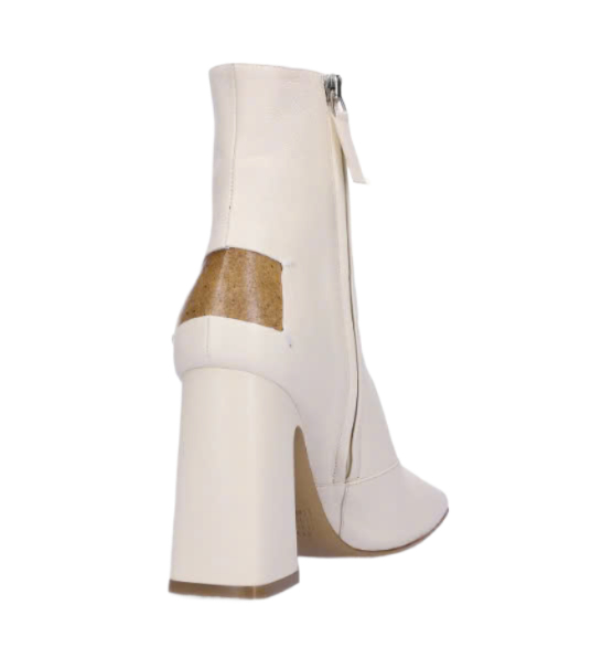 4 Stitch Decorative Boots - White