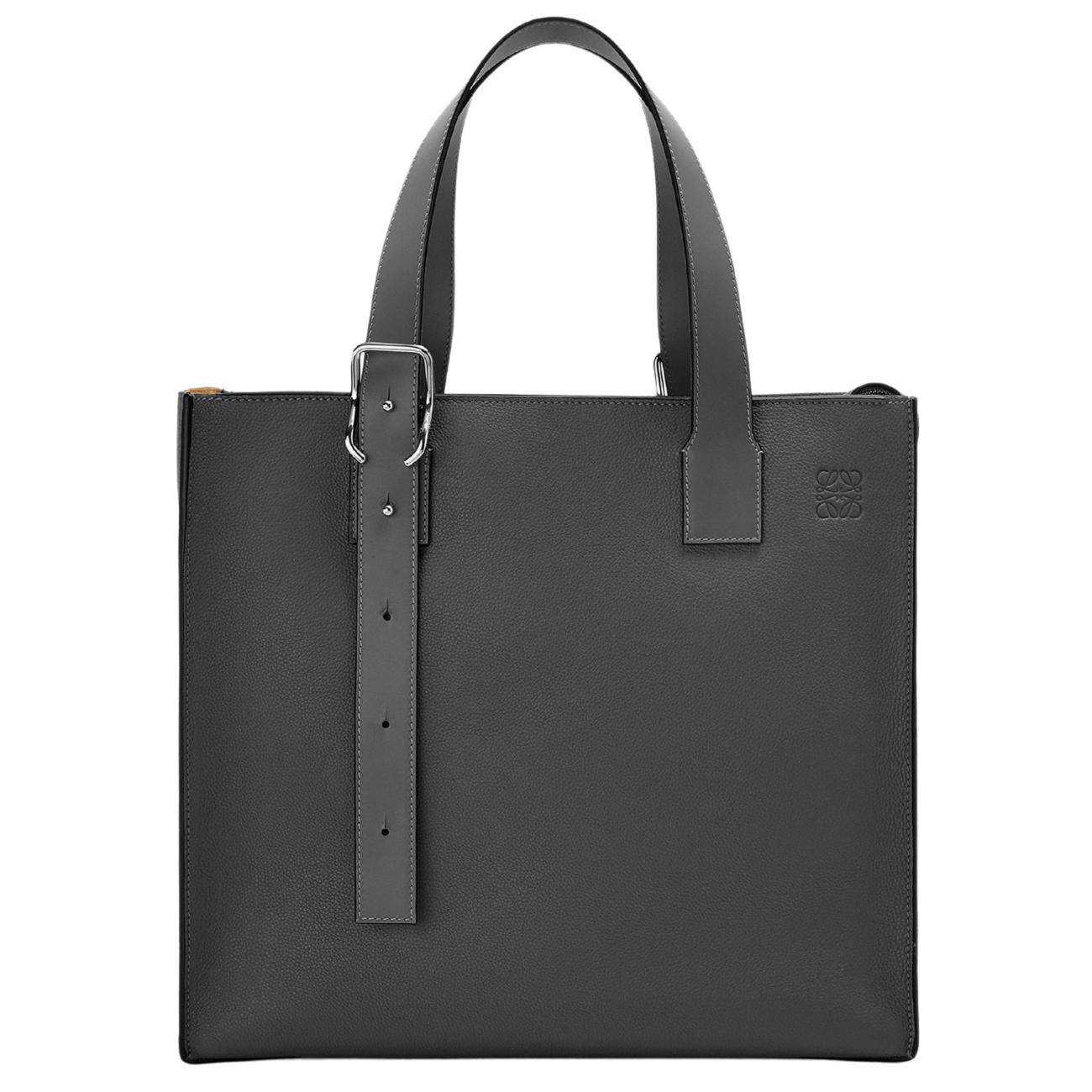 Buckle zip tote in soft grained calfskin