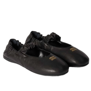 Logo Detail Flat Shoes