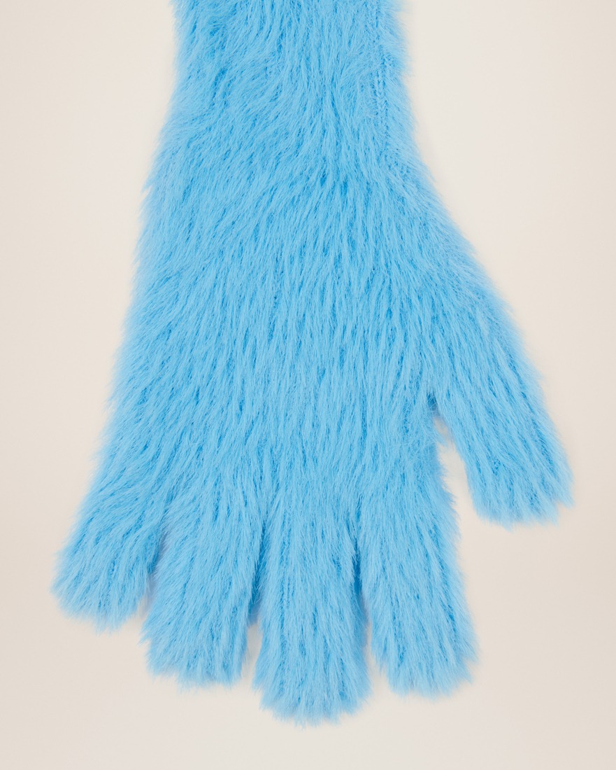 Fluffy gloves