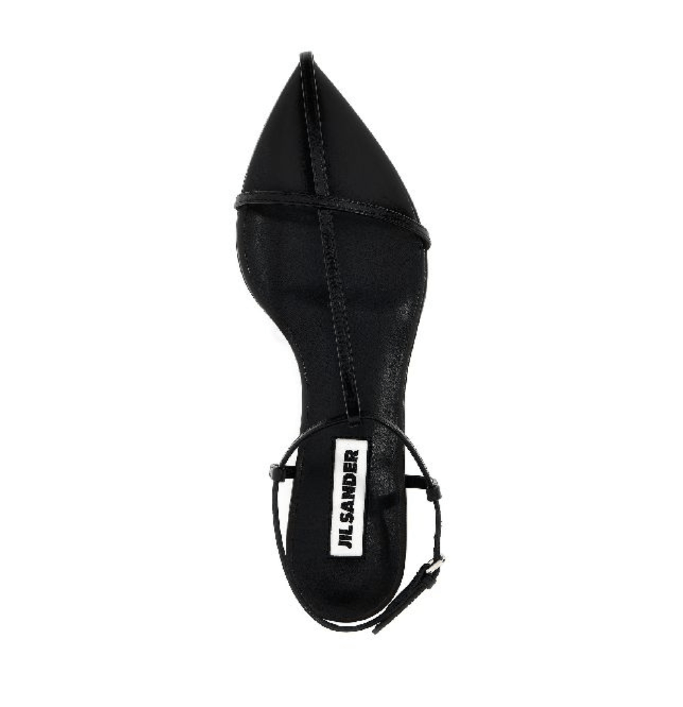 Strappy leather flat sandals