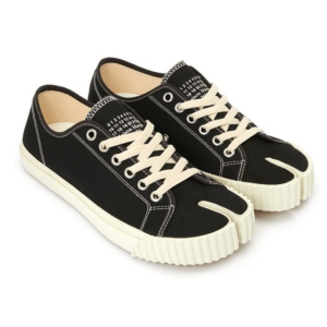MAISON MARGIELA  Tabi sneakers in Black