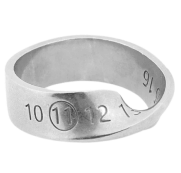 Maison Margiela Logo Twisted Number Ring Silver