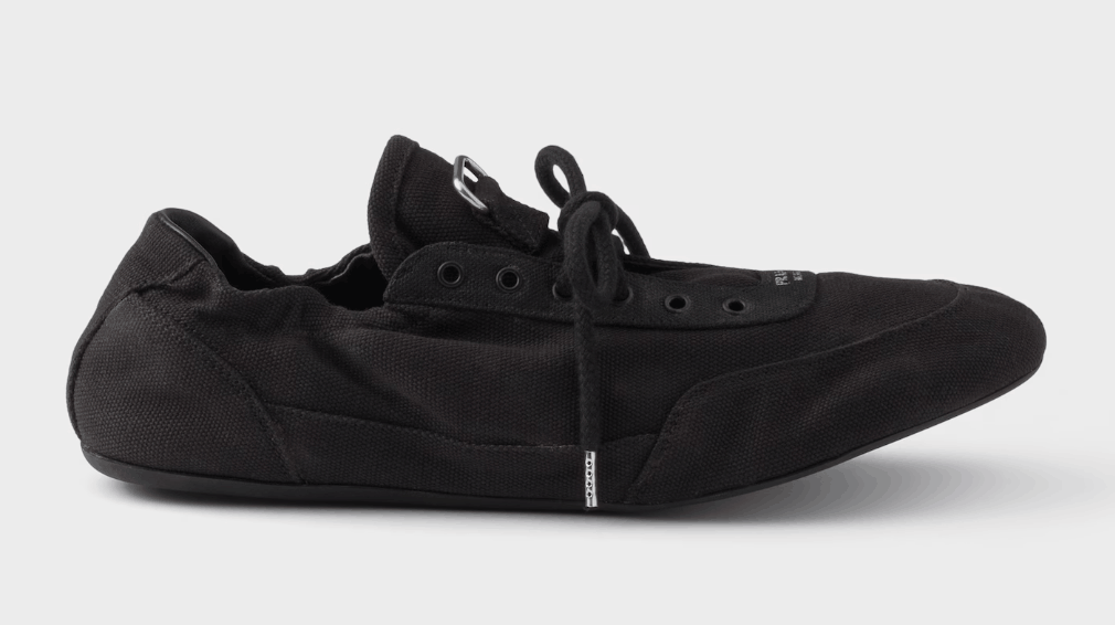 Black Collapse canvas sneakers