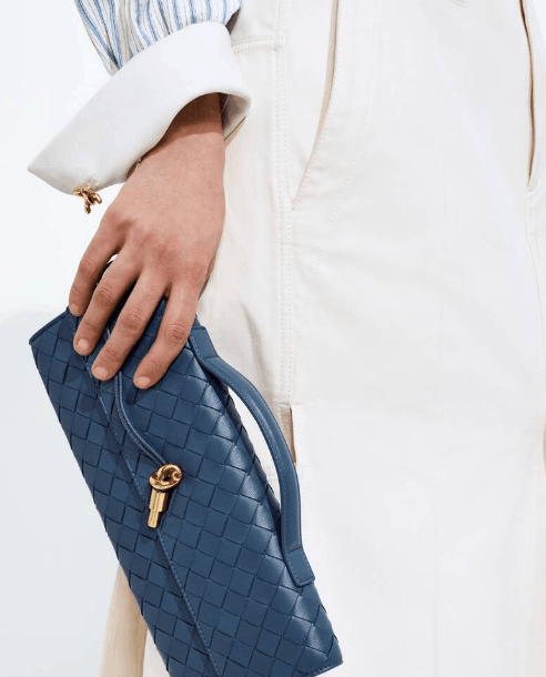Bottega Veneta Andiamo Clutch Blue Venezia