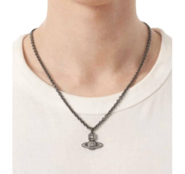 Vivienne Westwood CARMELO BAS RELIEF PENDANT