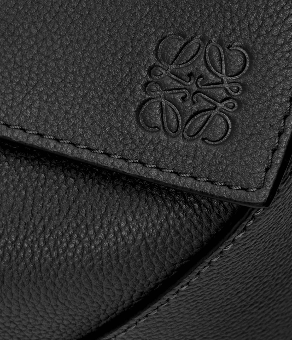 Small Puzzle Edge bag in soft grained calfskin Black