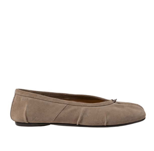 (W) Maison Margiela Tabi Ballerina Suede Taupe