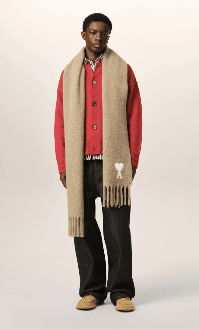 Beige alpaca scarf with Ami de Coeur