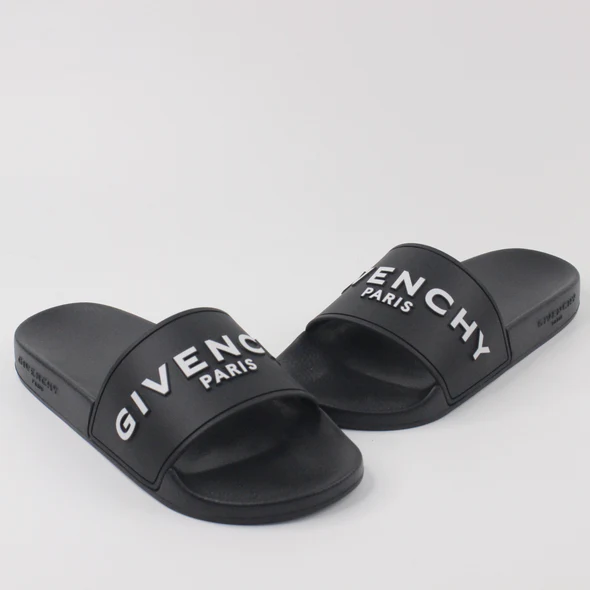 Vegan flat sandals in rubber