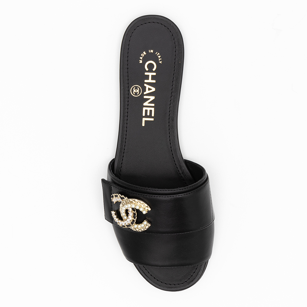 CC Logo Crystal Pearl Black Slippers