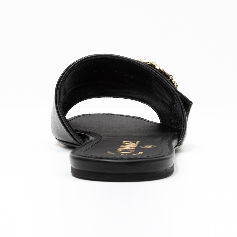 CC Logo Crystal Pearl Black Slippers