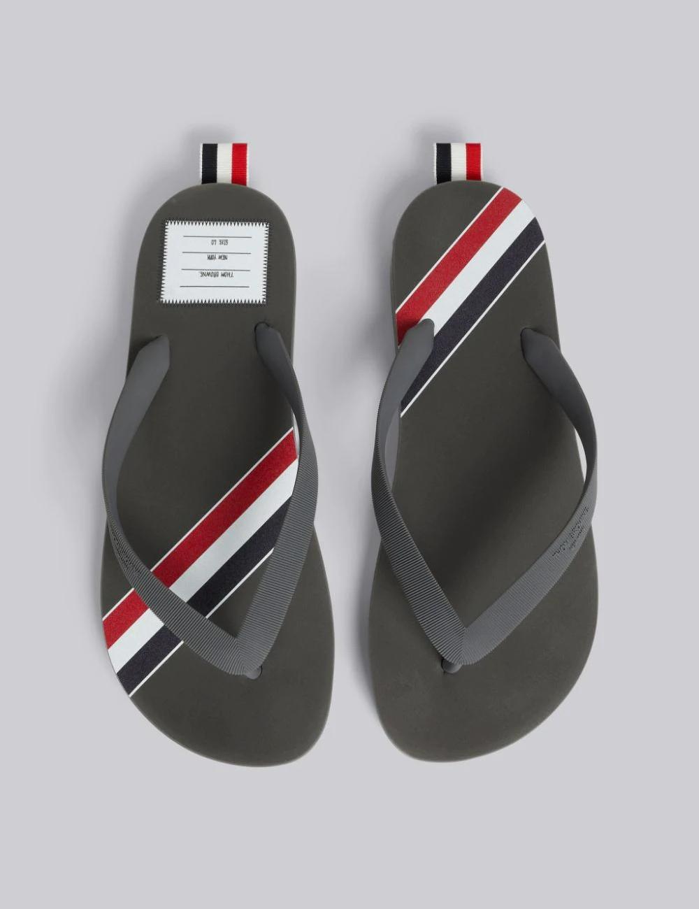 MEDIUM GREY MOLDED RUBBER STRIPE FLIP FLOP