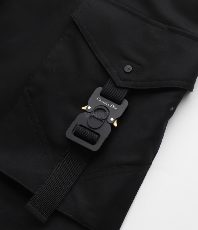 Dior Black Cargo Shorts With ‘CD’ Buckle