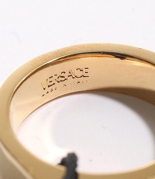 Medusa Text Logo Ring