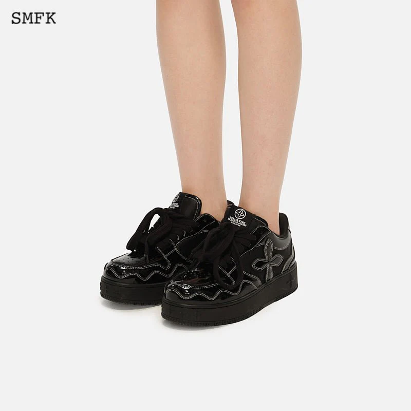 BLACK BALLOON SKATE SHOES