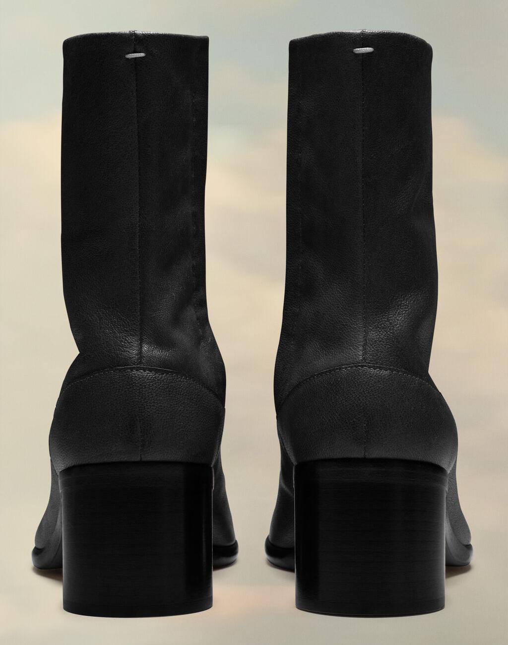 Tabi ankle boots in Black