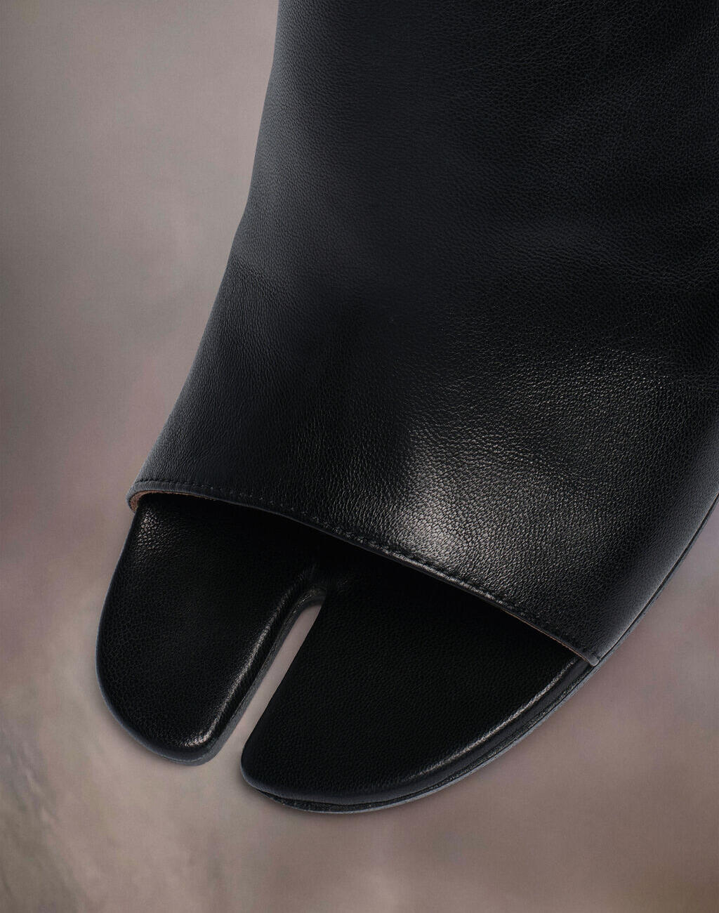 Tabi heel mules in Black