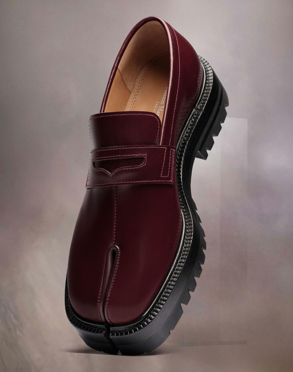 Tabi County Loafers in Bordeaux