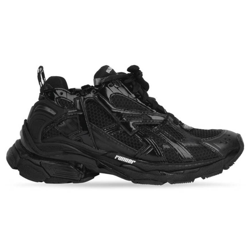 WOMEN'S RUNNER TRAINERS IN BLACK