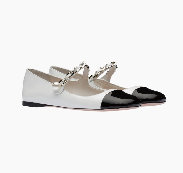 Patent leather ballerinas