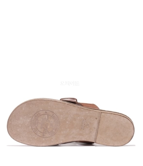 Resin coated leather Margaret flat sandals