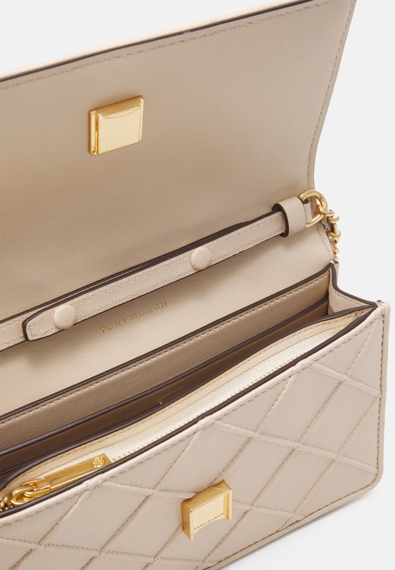 23SSFLEMING SOFT CHAIN WALLET