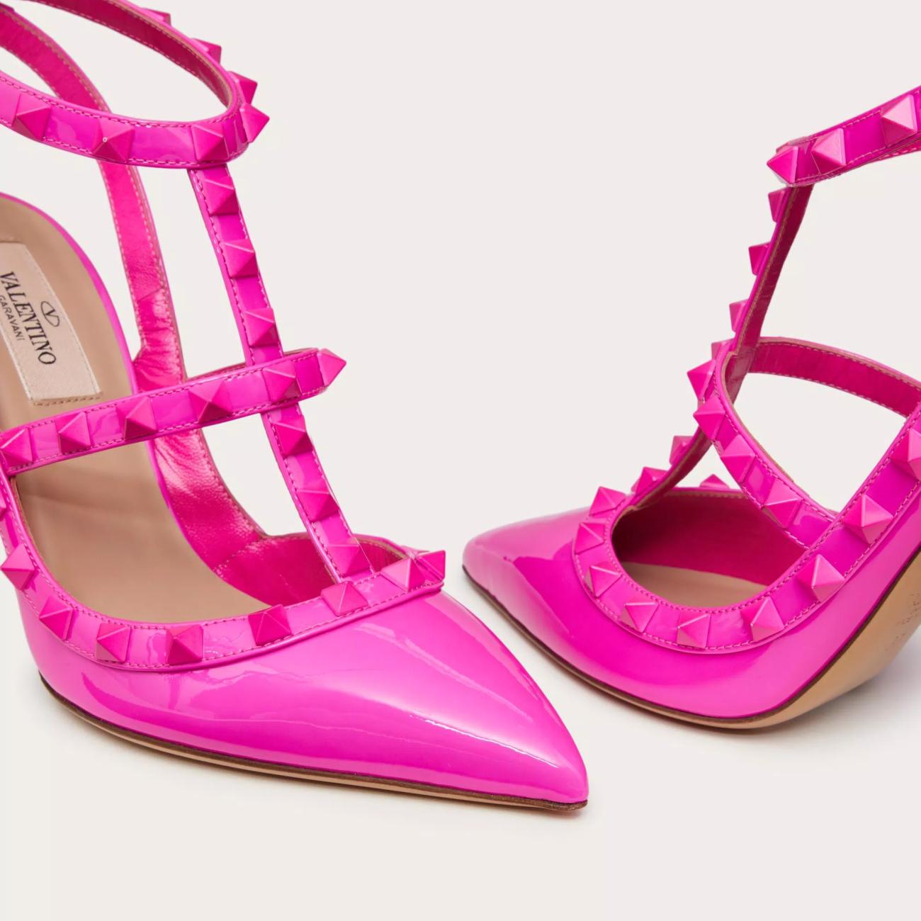 TONE-ON-TONE STUD-EMBELLISHED PATENT LEATHER ROCKSTUD STRAP PUMPS 100MM