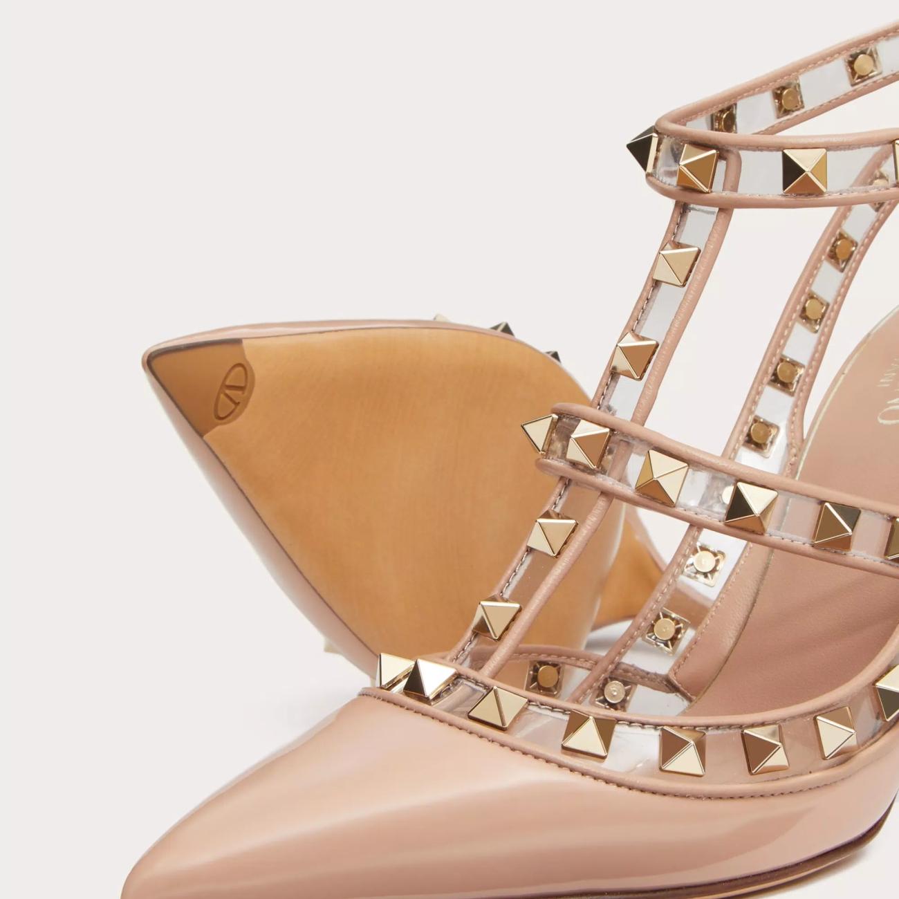 ROCKSTUD STRAP PUMPS IN PATENT LEATHER AND POLYMER MATERIALS 100MM BROWN