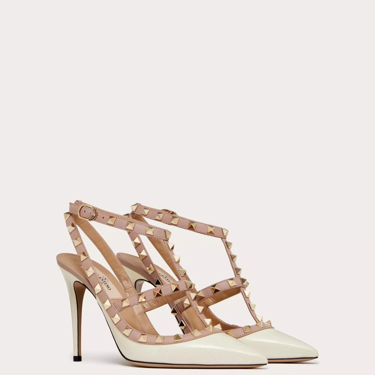100MM PATENT LEATHER ROCKSTUD CAGE PUMPS LIGHT CREAM