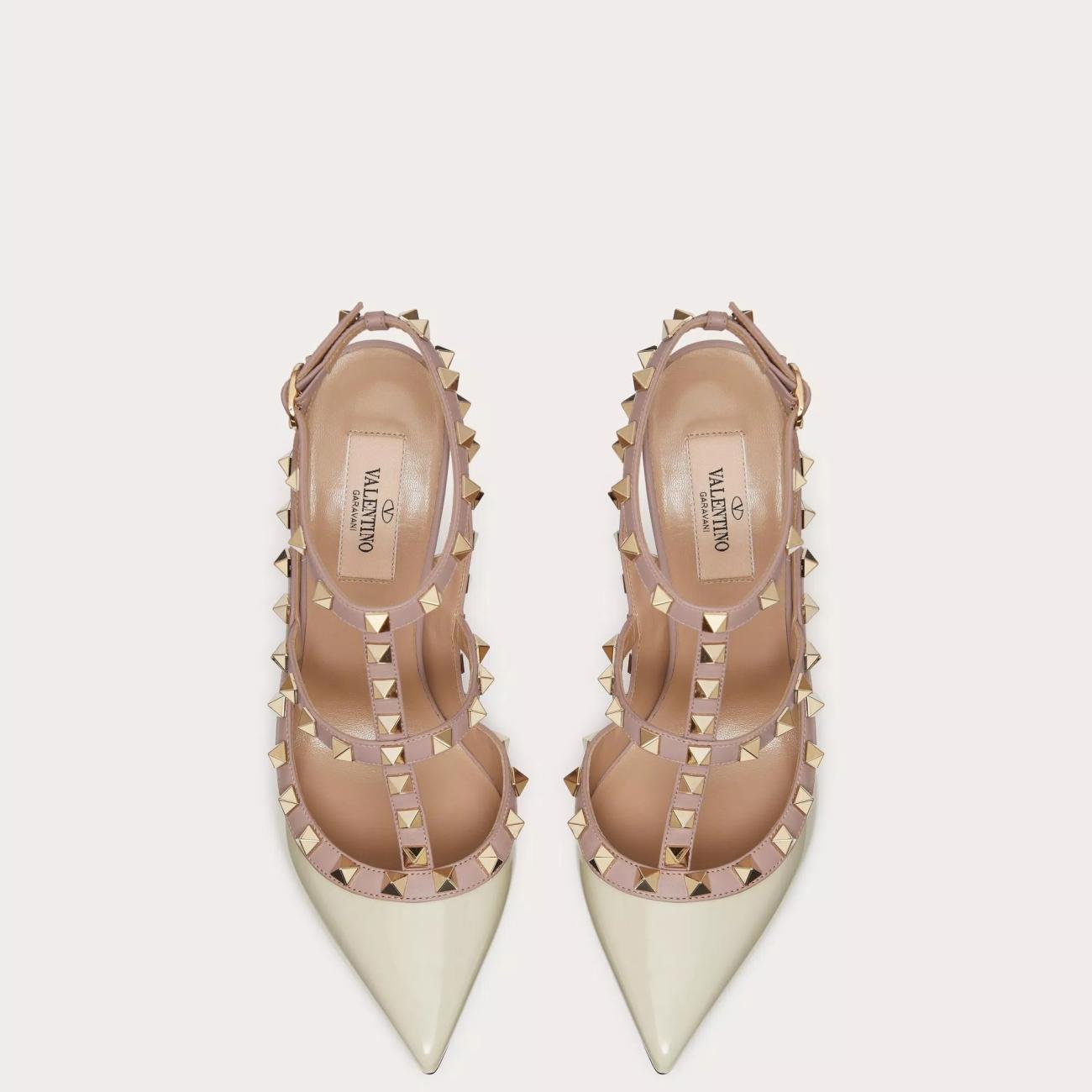 100MM PATENT LEATHER ROCKSTUD CAGE PUMPS LIGHT CREAM